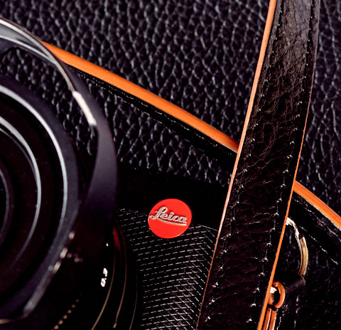Simplicity will do: If the strap is made just as it should be, there's no need for adjustment rings or other fluff.